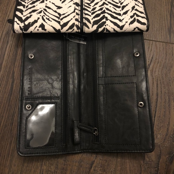 🌼3 for $30 Large billfold/ clutch - Picture 2 of 3